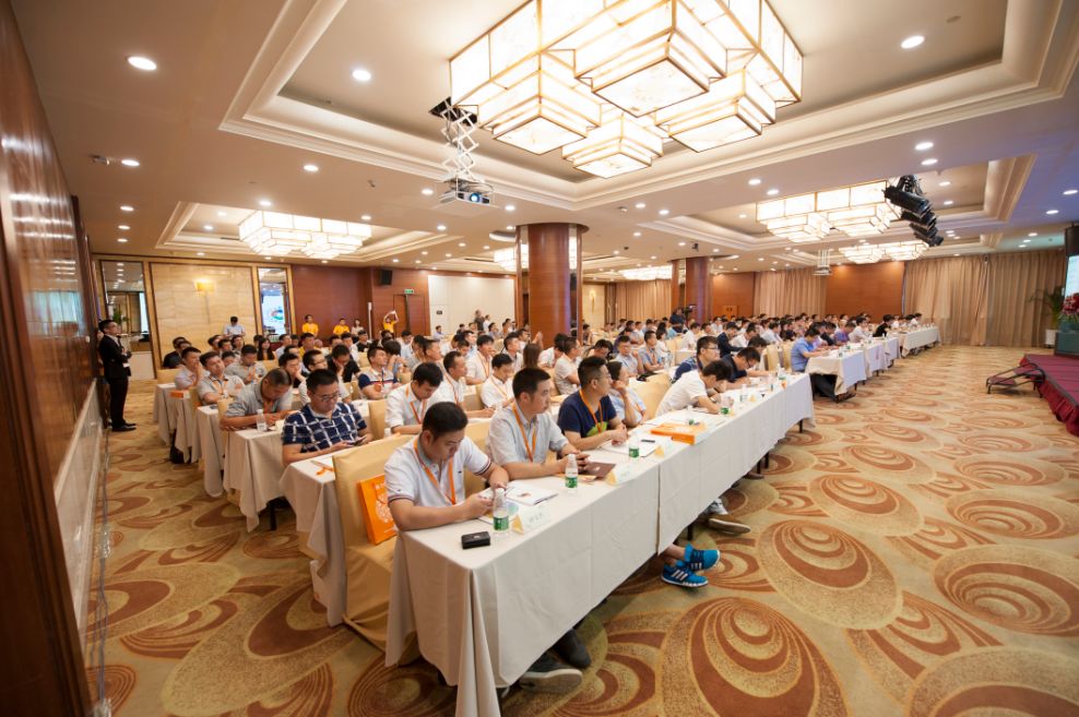 百米生活 國(guó)內(nèi)領(lǐng)先的場(chǎng)景營(yíng)銷服務(wù)商在會(huì)議服務(wù)領(lǐng)域的創(chuàng)新實(shí)踐